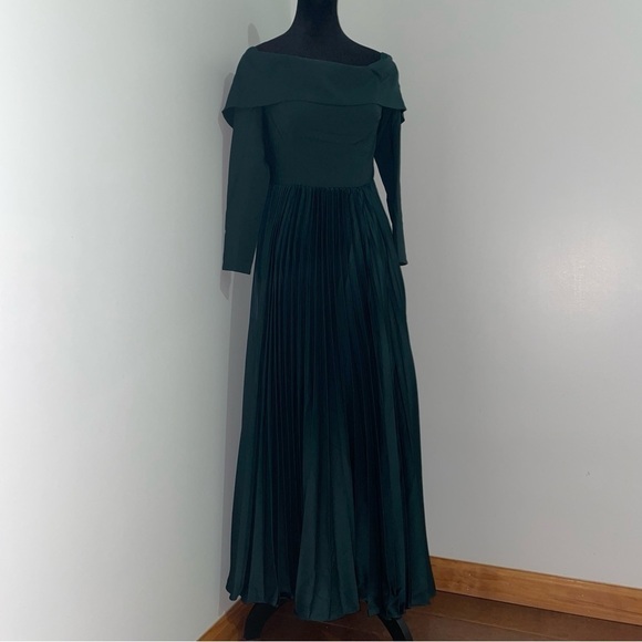 NEW! Hutch- Long-Sleeve Off-The-Shoulder Pleated Maxi Dress Size 2 Forest Green - Picture 3 of 16